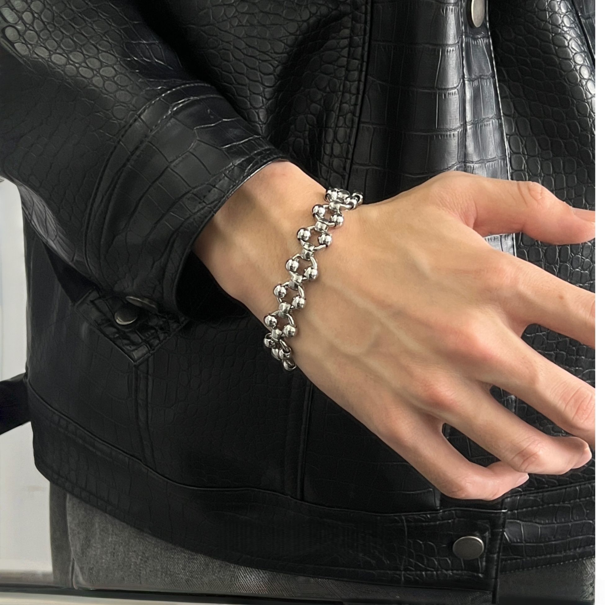 Heavy Punk Hollow Steel Bead B - Streetwear Brand Niche review and price